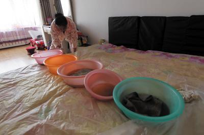 博罗楼上漏水，住户失联，小区没物管，业主维权难！律师来支招……